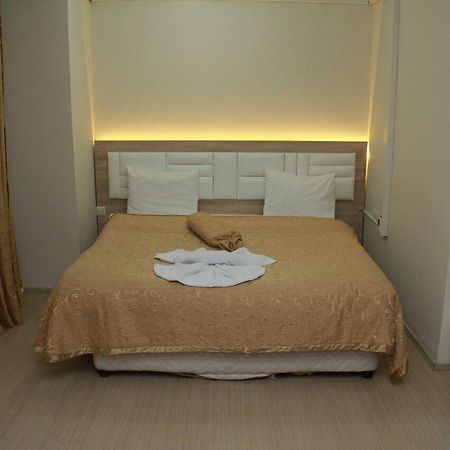 Imperial Tower Hotel Van Bagian luar foto