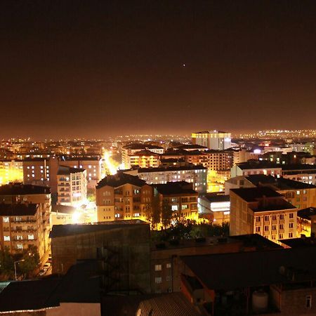 Imperial Tower Hotel Van Bagian luar foto